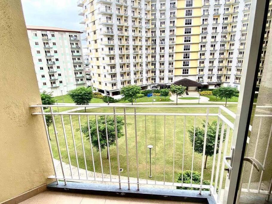Field Residences Paranaque City エクステリア 写真